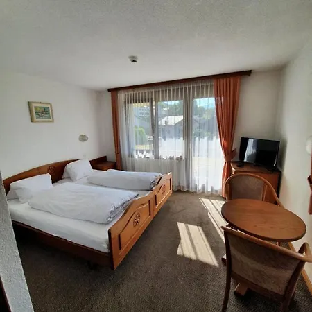 Hotel Central Kro 2*