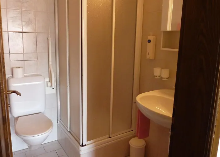 여관 Hotel Central 2*